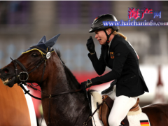 德国运动员因马不配合在马背上痛哭 网友发现马的表情亮了！